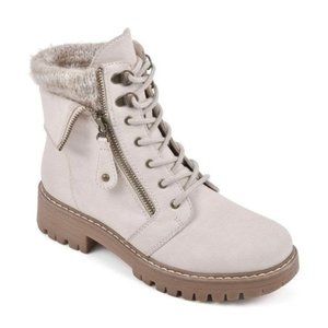 White Mountain Mandy Winter White Round Toe Booties Size 6.5 Women's Ankle Boots
